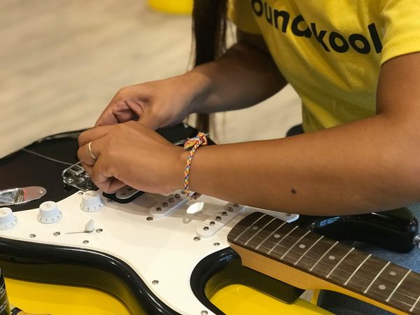 A Step-by-Step Guide to Changing Your Guitar Strings